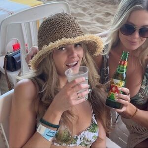 TAN RAFFIA ❤️‍🔥 NWT STYLISH STRAW SUN HAT